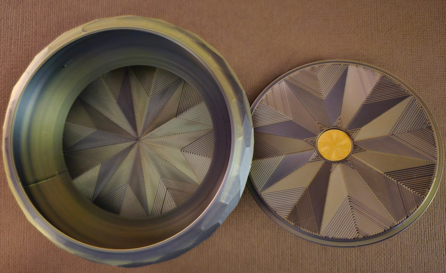 Jewlery/Gift Box (Sculpted) - Green Silk (tri-color)