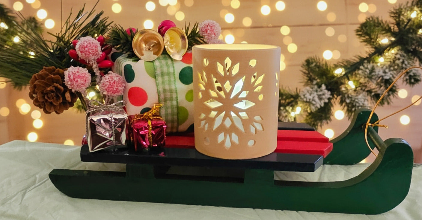 Christmas Sleigh w/ Gifts & Tealight