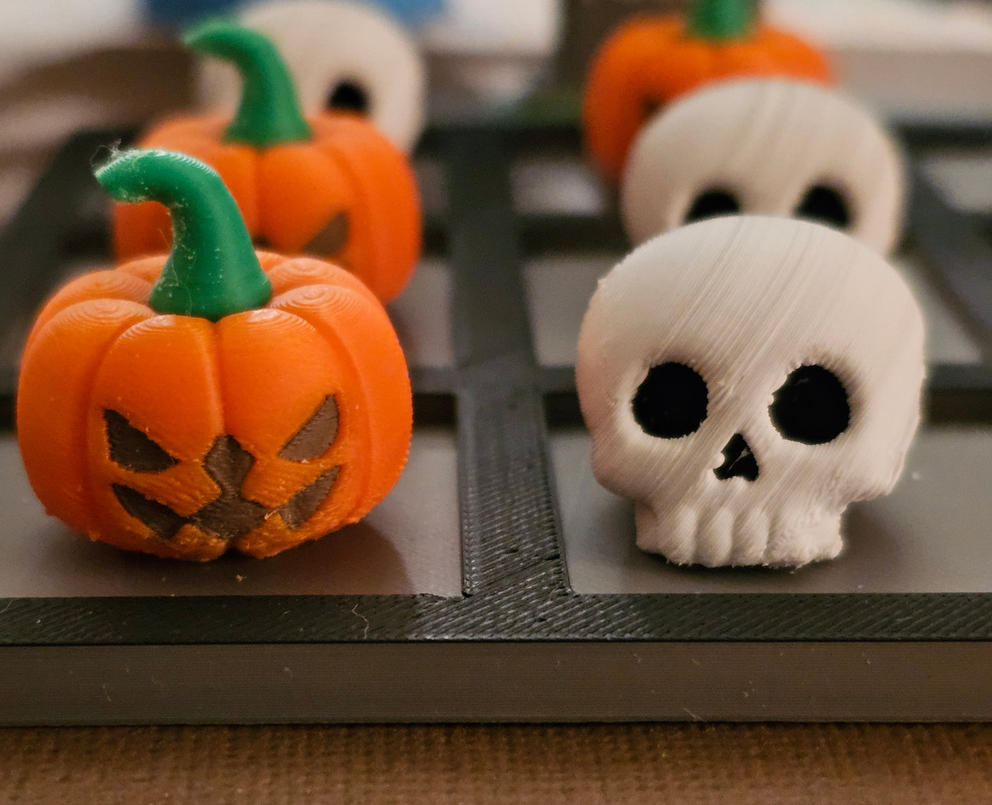 TIC-TAC-TOE: Halloween Graveyard