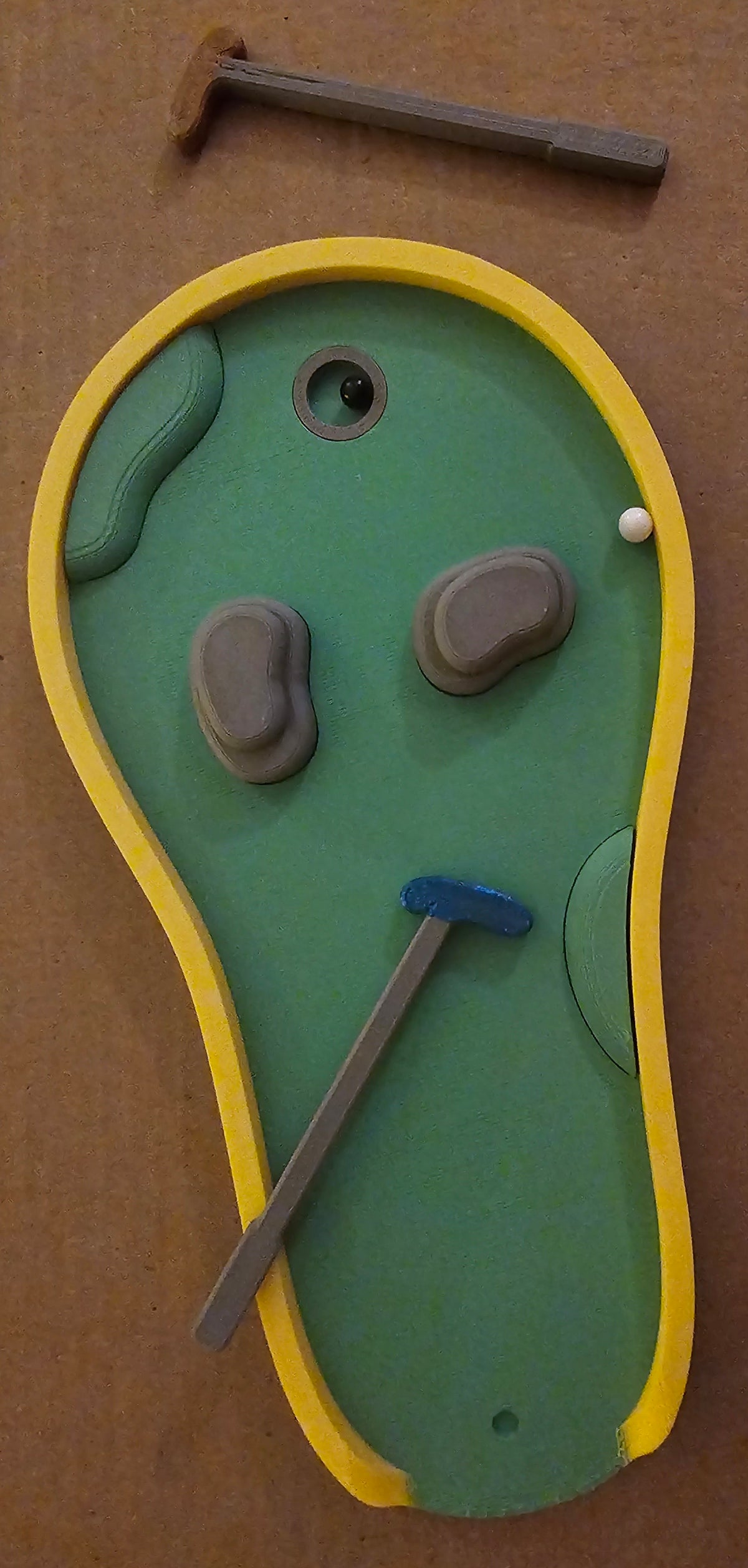 TIC-TAC-TOE: Desktop Golf