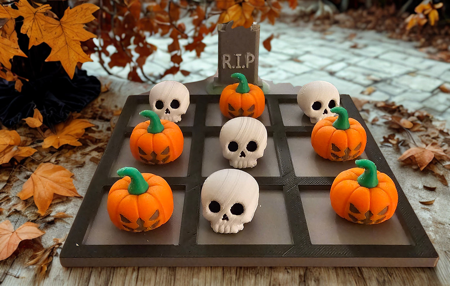 TIC-TAC-TOE: Halloween Graveyard